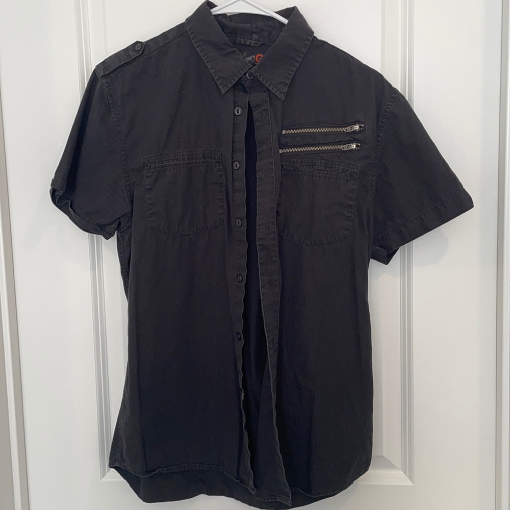 ⭐️2/$6 sale - Short shelve button shirt G by Guess Medium Men
